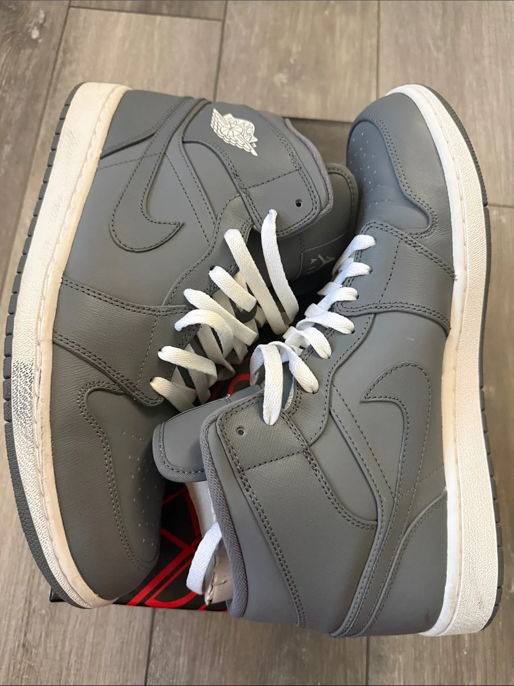 Air Jordan 1 Mid ‘-Cool Grey Whote’